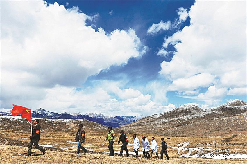 蟲(chóng)草季，巡行高原的黨員服務(wù)隊(duì)