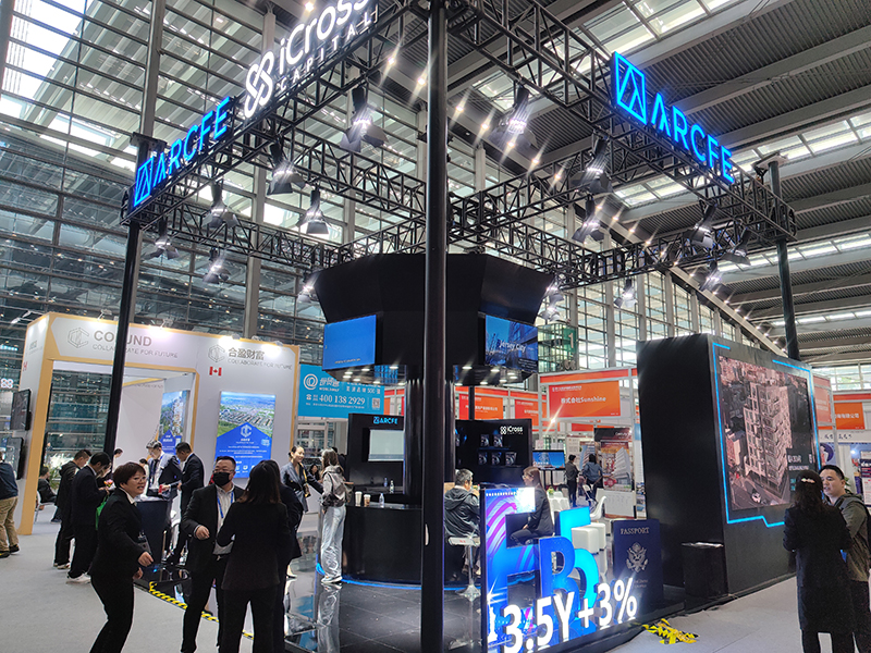 2023年12月16日，第十七屆深圳國際金融博覽會在深圳會展中心開幕，近300家金融機構(gòu)和企業(yè)攜手多款金融產(chǎn)品集中亮相。