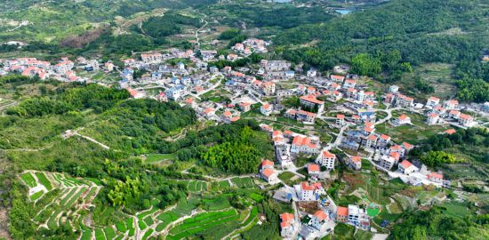 軍營村俯瞰。人民網(wǎng)記者 陳博 攝